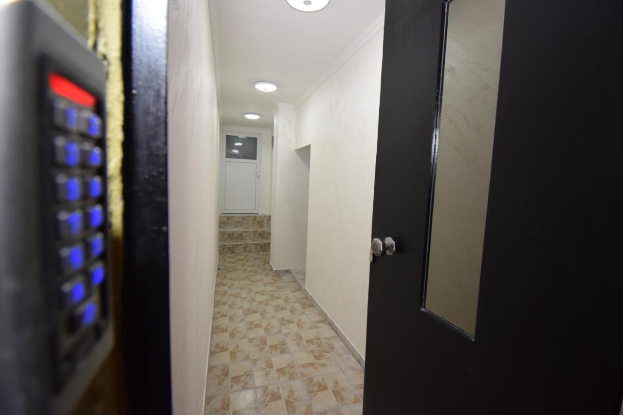 Apartments Wolf Belgrado Esterno foto