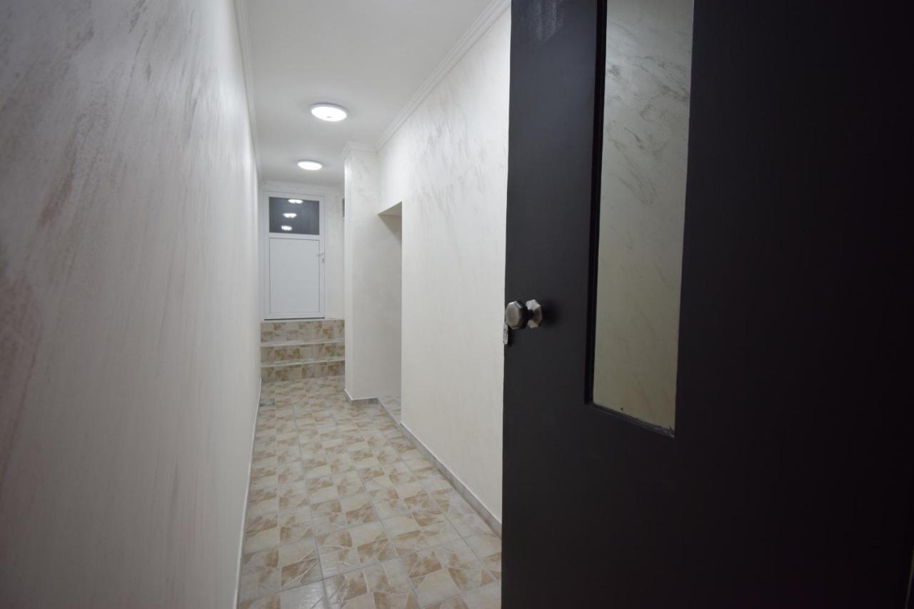 Apartments Wolf Belgrado Esterno foto