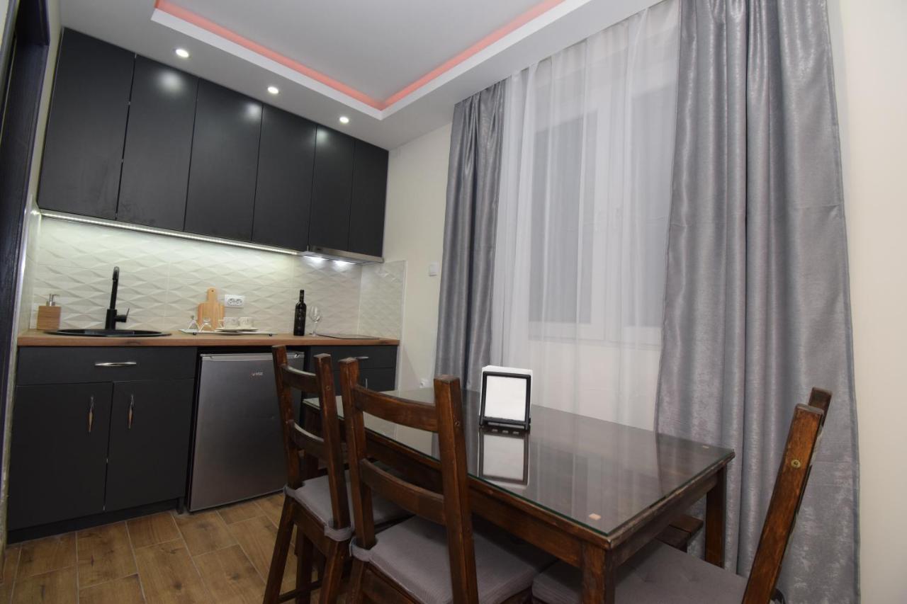 Apartments Wolf Belgrado Esterno foto