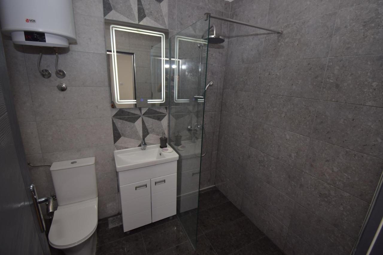 Apartments Wolf Belgrado Esterno foto