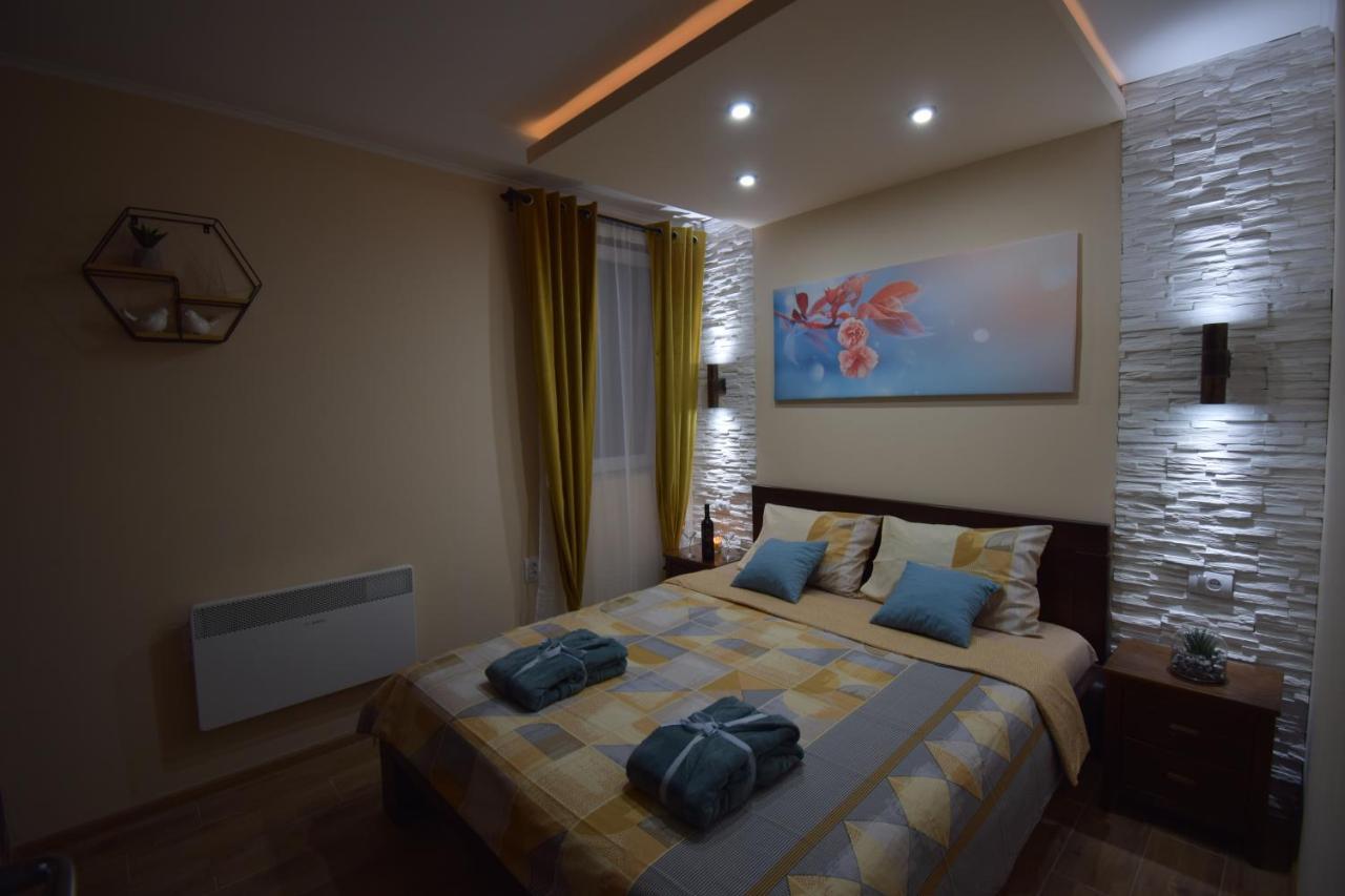 Apartments Wolf Belgrado Esterno foto