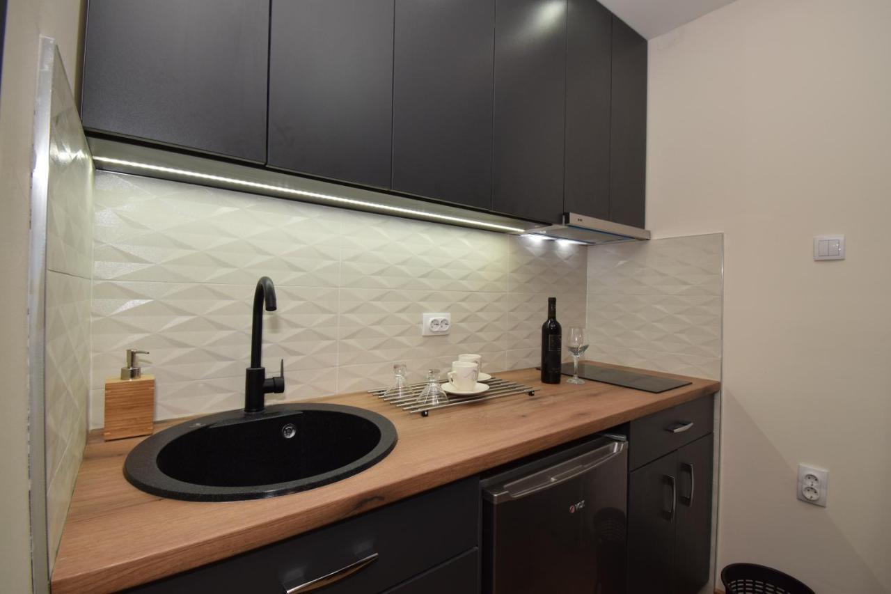 Apartments Wolf Belgrado Esterno foto
