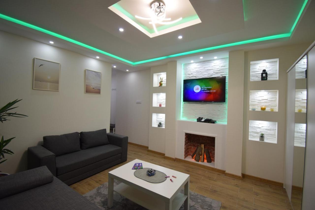 Apartments Wolf Belgrado Esterno foto