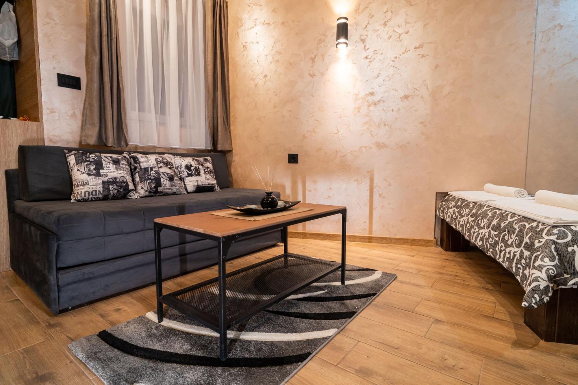 Apartments Wolf Belgrado Esterno foto